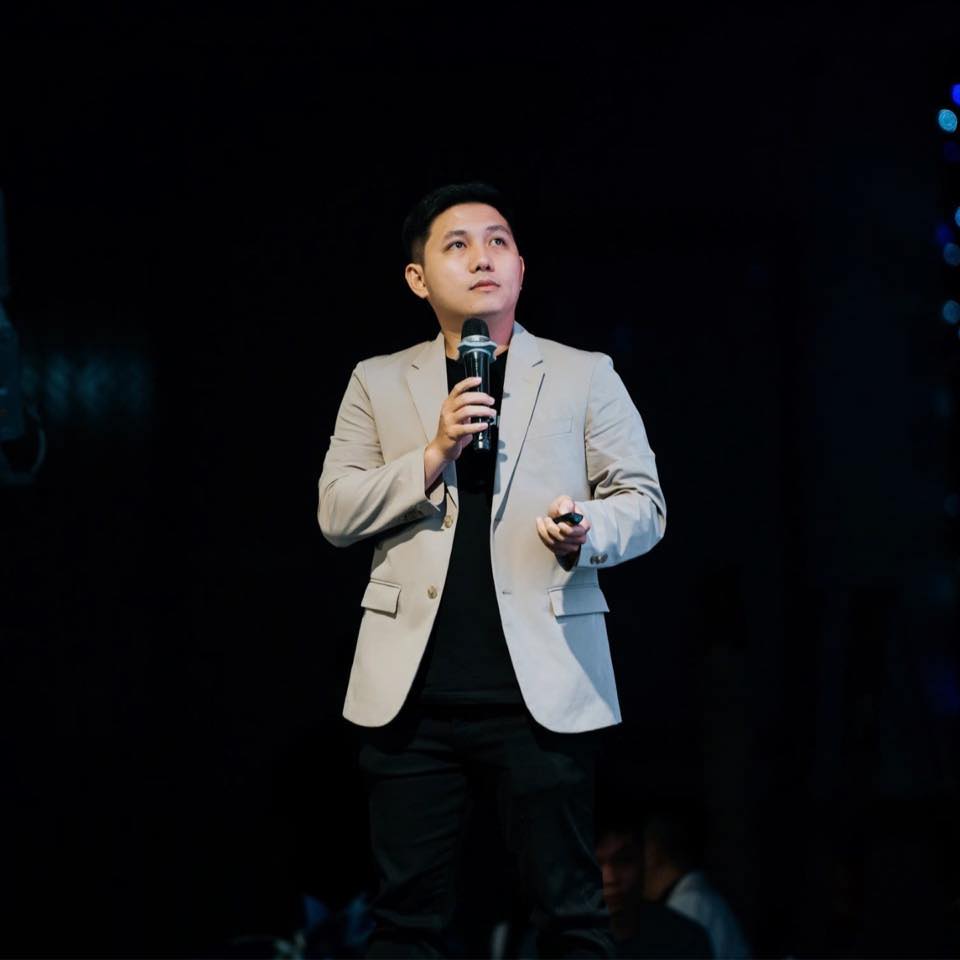 Đỗ Đăng Khoa diễn thuyết tại sự kiện lớn
